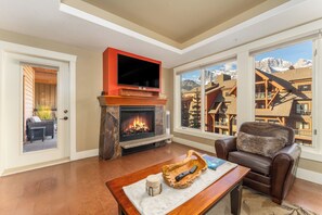 Interior - Canmore Beautiful Condo Best Views Best Rates (Canmore)