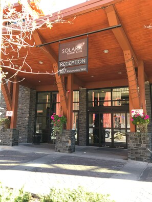 Exterior detail - Canmore Beautiful Condo Best Views Best Rates (Canmore)