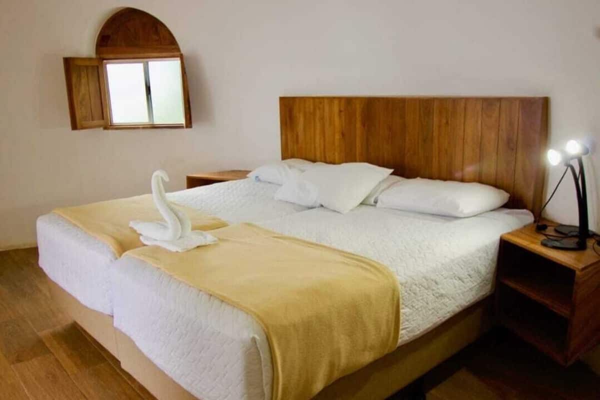 1 bedroom, hypo-allergenic bedding, down duvets, bed sheets