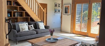 Beautiful Large Family Barn with stunning views and hot tub