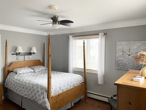 3 bedrooms, desk, iron/ironing board, WiFi