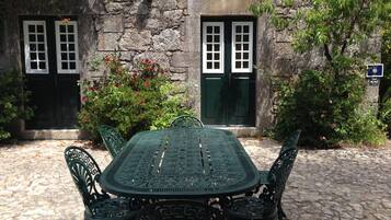 2 bedrooms, individually decorated, individually furnished