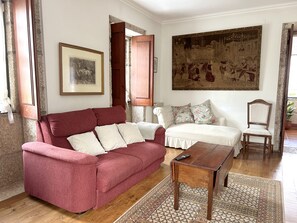 Family Σπίτι, Αίθριο, Θέα στον Κήπο | 2 υπνοδωμάτια, μοναδική διακόσμηση, μοναδική επίπλωση 