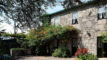 2 bedrooms, individually decorated, individually furnished