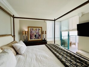 1 bedroom, pillow-top beds, desk, WiFi - LUXURY LIVING CLEARWATER BEACH DIRECT GULF FRONT (Clearwater Beach)