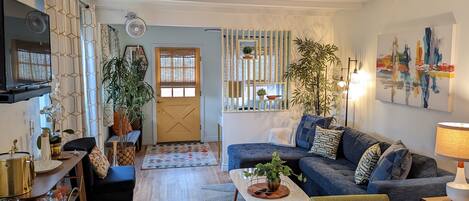 Smart TV, stereo, offices