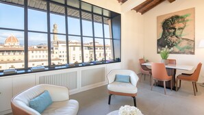 Interior - Deluxe Penthouse Ponte Vecchio with Duomo/Uffizi View +Breakfast+Parking+Terrace (Firenze)