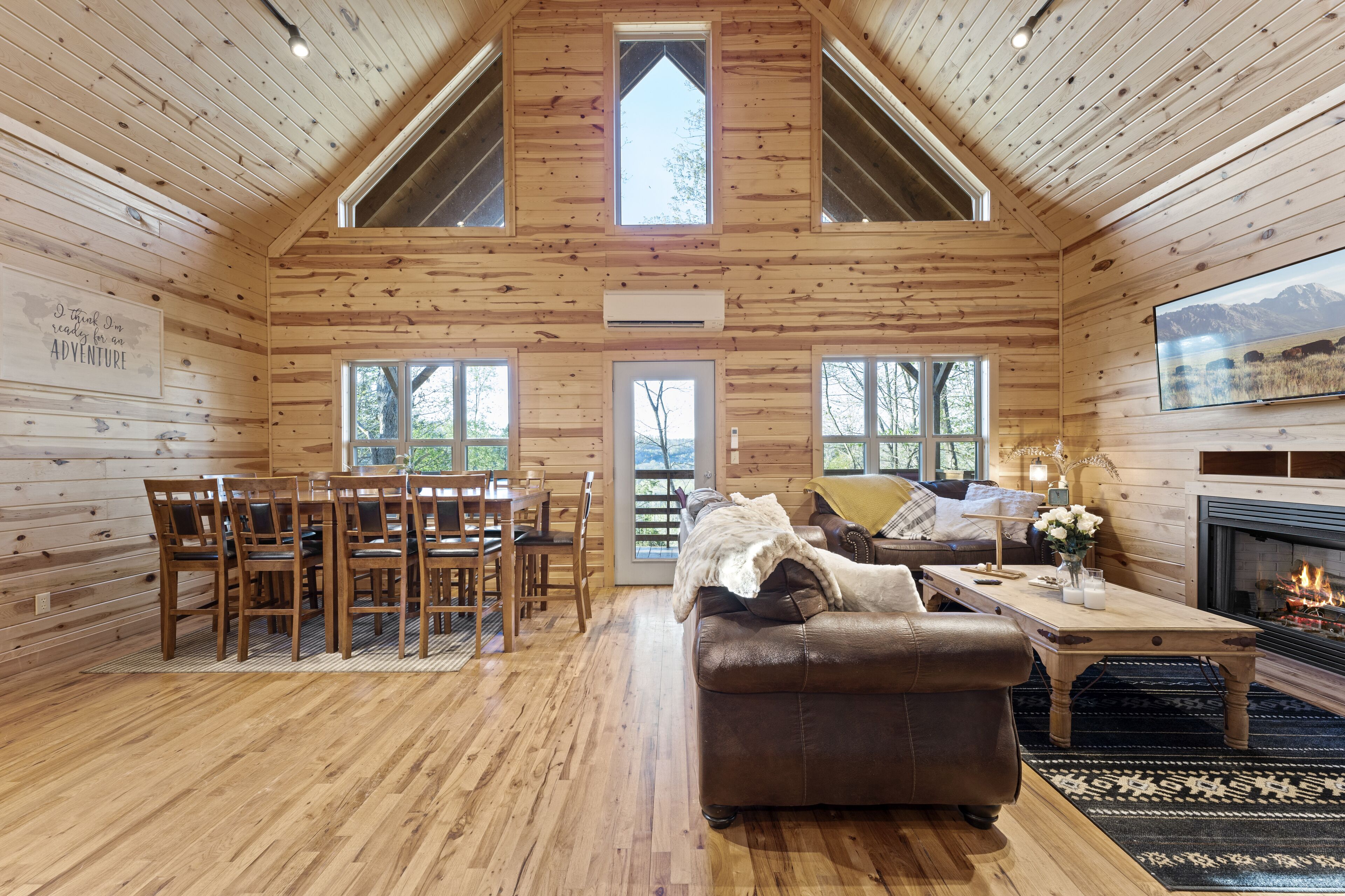 Pet-Friendly Mnt. View Cabin Near River w/ Fire Pit + Hot Tub Sleeps 10