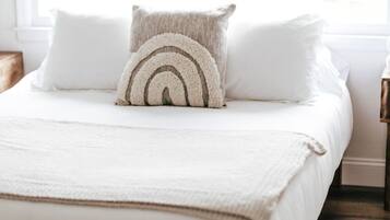 Bureau, fer et planche à repasser, Wi-Fi, draps fournis