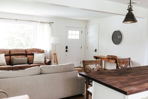 Interior - The Cottage | Modern & Cozy | Mountain Creek Ski (Sussex)