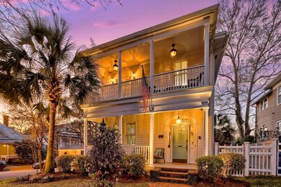 Historic Southern Beauty 4bed Charming Cola Home!