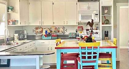 The Polka Dot Cottage: A cute 1950`s vibe