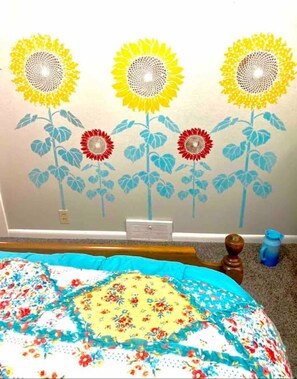 2 bedrooms, desk, iron/ironing board, travel crib