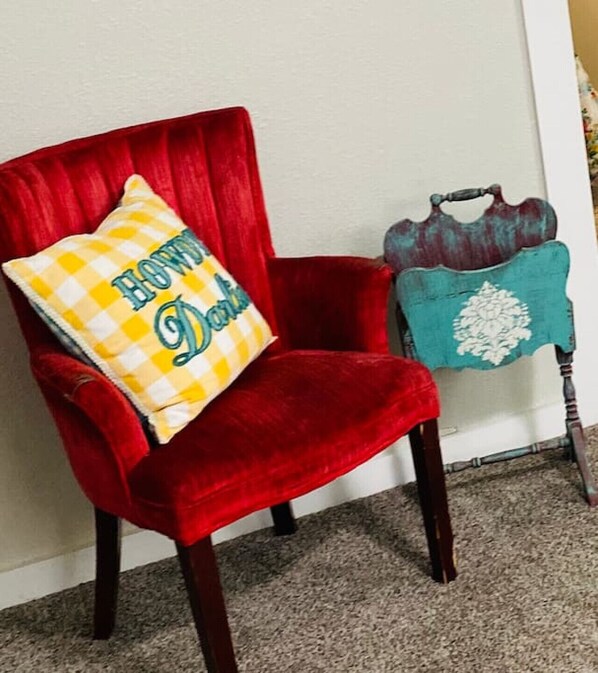 Interior - The Checkered Daisy Cottage: Colorful and Fun (Price)