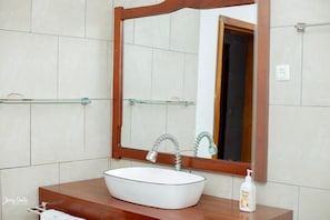 Bathroom - Istanbul Cabanas Hôtel (Lubumbashi)