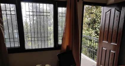 Jujurana-Spacious 2BHK:Valley Views, Balcony, Wifi