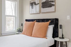 4 bedrooms, bed sheets