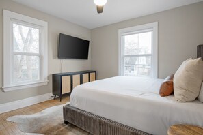 4 bedrooms, bed sheets - City Charmer With A Modern Twist (Grand Rapids)