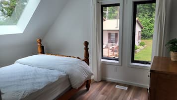 3 bedrooms, free WiFi, bed sheets