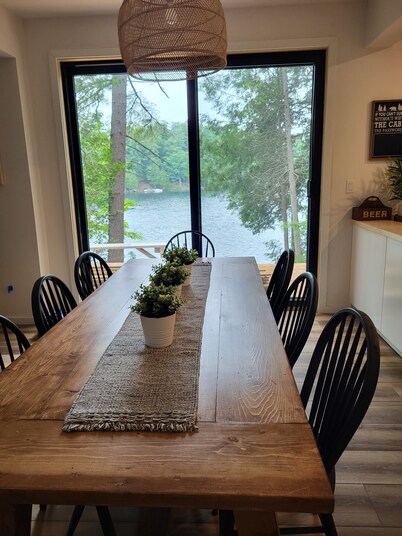 Cozy Lakeside Living