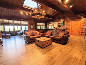 Smart TV, fireplace, DVD player, books
