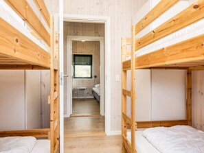 7 bedrooms, individually furnished - 16 Person Holiday Home in Glesborg (Glesborg)