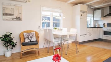 House | Dining