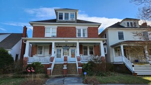 Exterior - Southern Breezes Nor'easter - close to beach, park, and shops; pet-friendly  (Cape Charles)