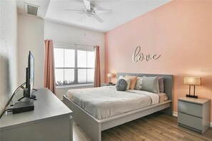 3 chambres, fer et planche à repasser, lit parapluie, Wi-Fi gratuit