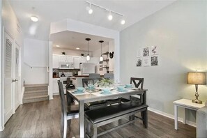 Dining - Toys Story and Star Wars 3 Beds/2 Bath - 10 min to Disney - (Kissimmee)