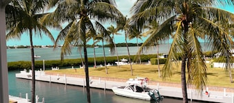 Refreshed & Elevated Indigo Reef Luxury Villa 15, 3BR, 2 1/2 BA with Boat Slip