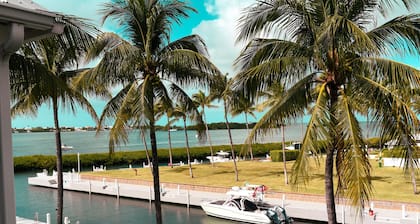 Refreshed & Elevated Indigo Reef Luxury Villa 15, 3BR, 2 1/2 BA with Boat Slip