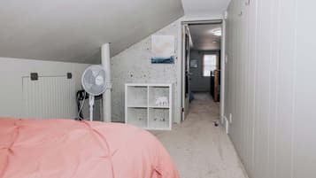 3 bedrooms, iron/ironing board, travel cot, free WiFi