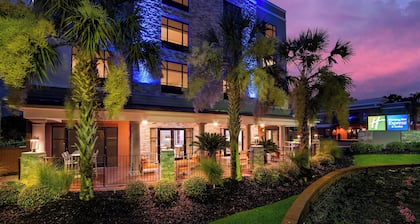 Holiday Inn Express & Suites Lexington by IHG