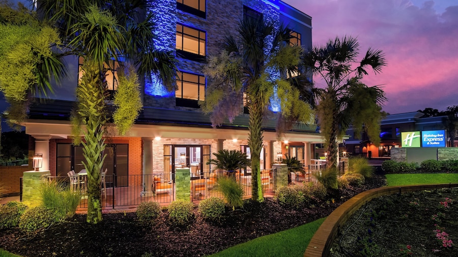 Holiday Inn Express & Suites Lexington by IHG