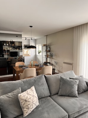 Smart TV y chimenea