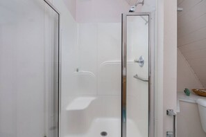 Hair dryer, towels - Casa Del Mar in Tierra del Mar (Cloverdale)