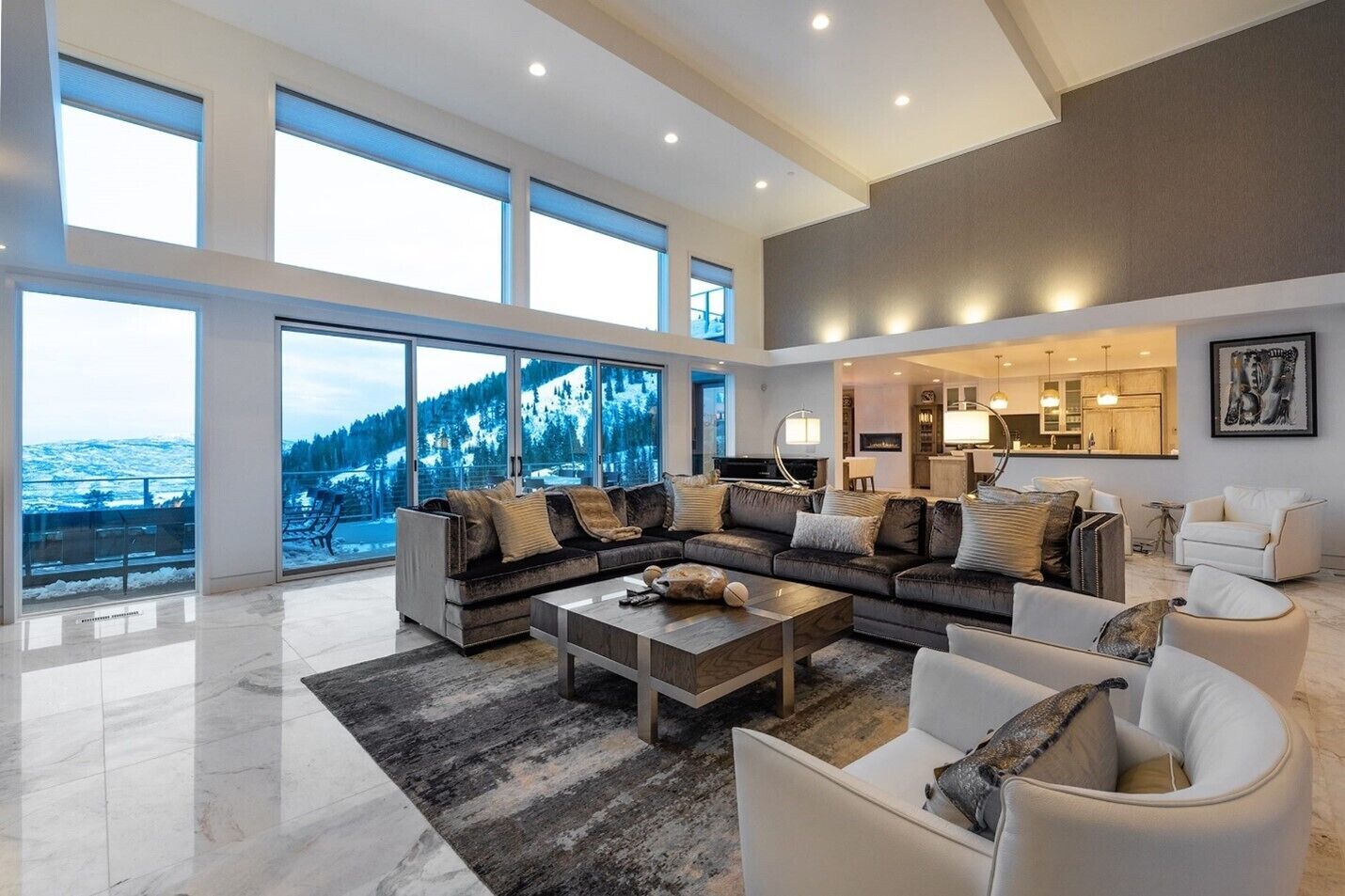 Smart-TV, Kamin, Videospiele, DVD-Player