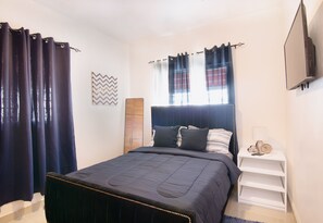 3 bedrooms, WiFi, bed sheets - Beautiful Confortable & quiet- 10 min from Air Port. (Santo Domingo Este)