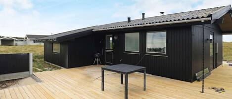 House | Outdoor dining