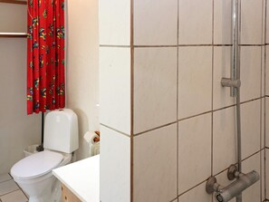 Apartment | Bathroom