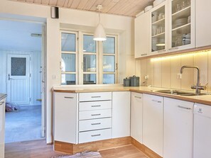 House | Private kitchen - 4 Person Holiday Home in Nexo (Nexø)