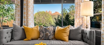 B440B Smith Road BBBBB · Fantastic Uptown Getaway