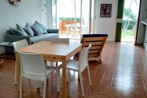 Living area -  M335 - Marcelli, large two-room apartment with sea view with balcony (Marcelli)