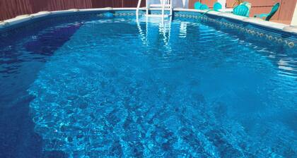 Holiday home with private heated pool available . for extra $20 for each night