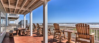 Gulf-View Home w/ Dog Run in Surfside Beach!
