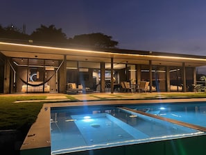 Piscine extérieure, piscine chauffée