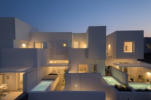 Front of property - Neo Suites (Santorini)