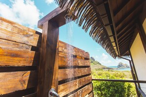 Bungalow | Badezimmer | Haartrockner, Bademäntel, Handtücher