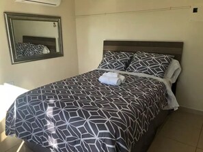 9 bedrooms, in-room safe, desk, iron/ironing board
